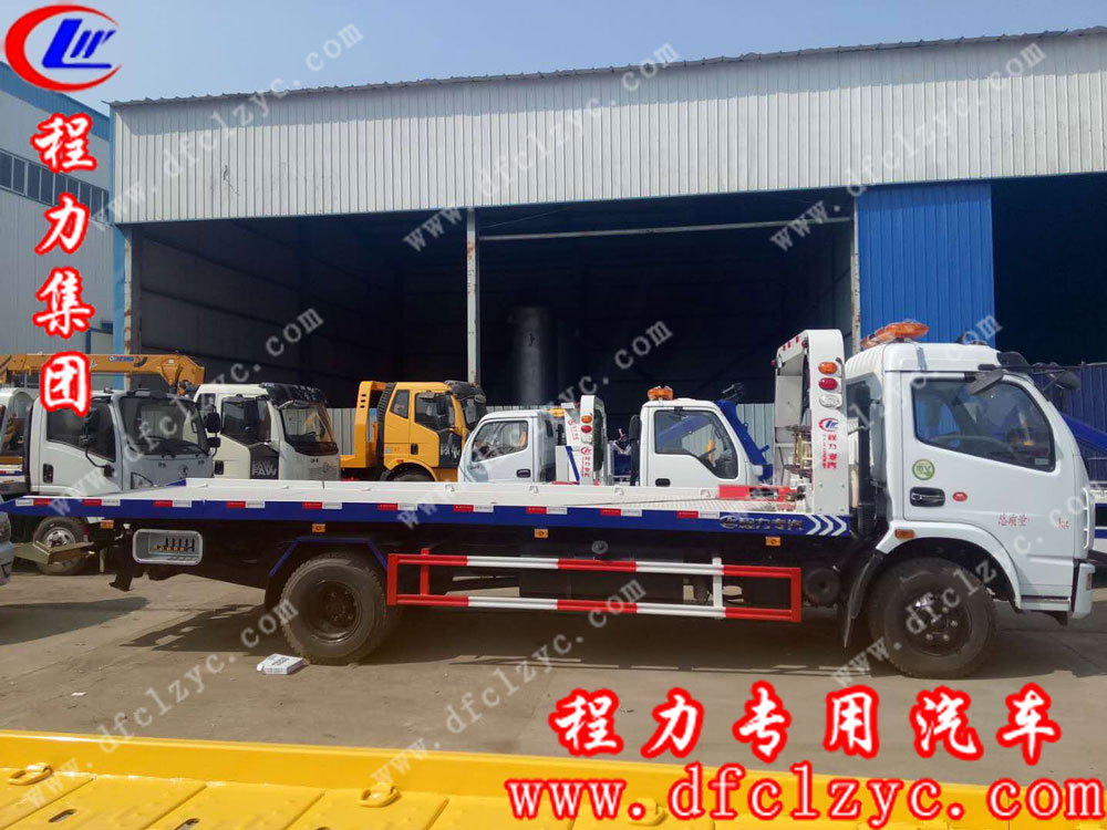 東風(fēng)多利卡D8一拖二清障車(chē)右側(cè)圖