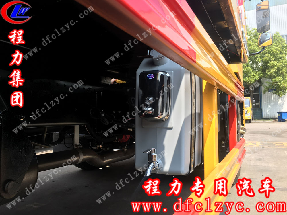 東風天錦一拖二清障車內(nèi)飾洗手箱