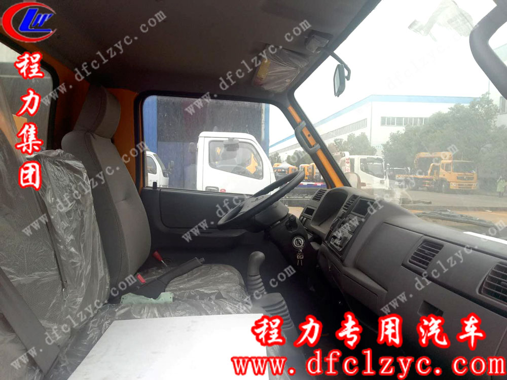 江鈴順達一拖二清障車內飾圖