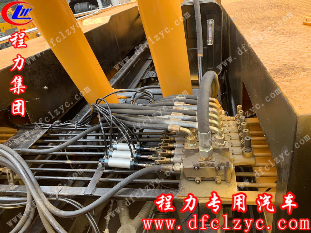 重汽前四后八拖吊聯(lián)體清障車(chē)細(xì)節(jié)