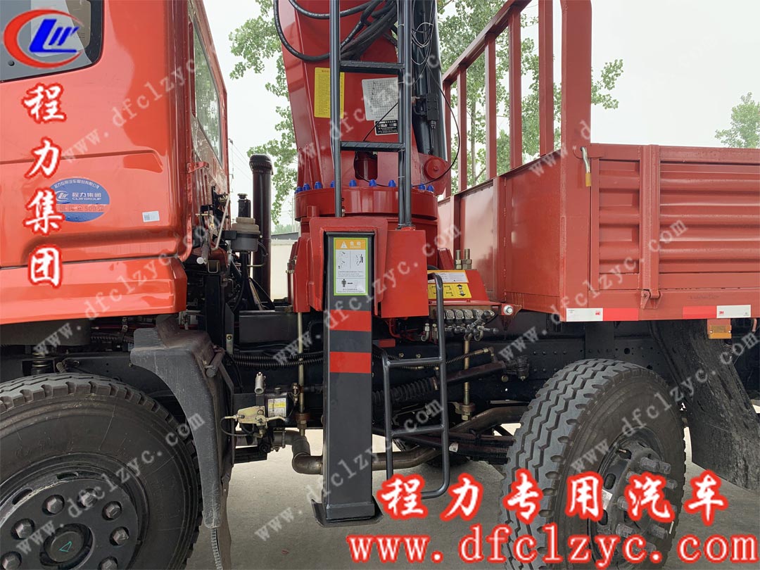 程力集團東風專底小三軸隨車吊細節(jié)